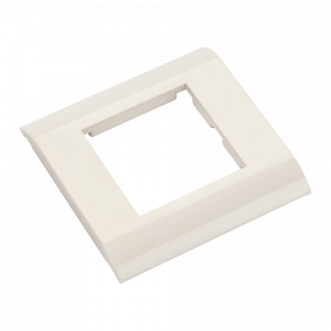 Пластиковая накладка на цоколь, 45х45, белая